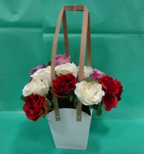 Сумка для цветов (внутри паминированный картон) 2136-13-М(1 шт 13х13х9,5 см)