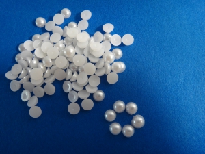 Жемчуг половинки  (белый 6 мм)  85 грамм. 