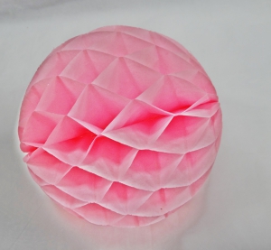 Шар декоративный , соты  , диаметр 15 см.