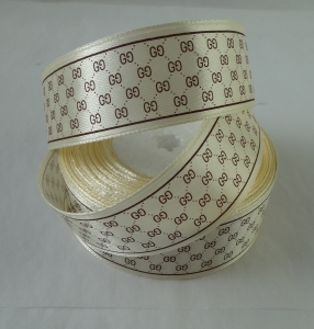 Лента атласная декоративная 2,5 см  ( 23 м ) .